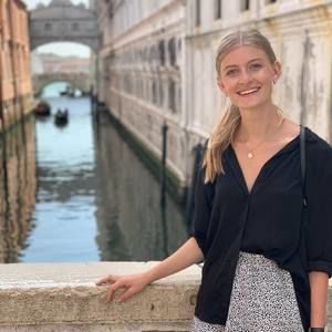 Meet your Posher, Amy